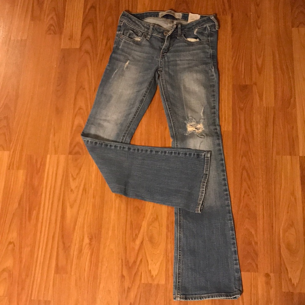 hollister boot cut jeans. never worn